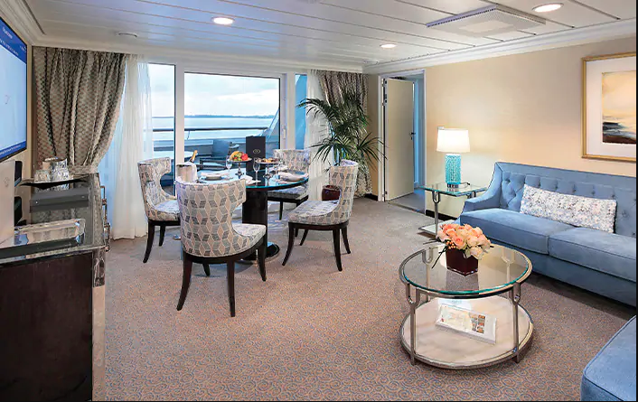Oceania Insignia Oweners Suite.png